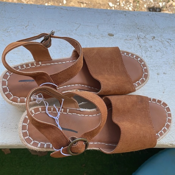 Universal thread sandal edge platform size 8 - Picture 4 of 5